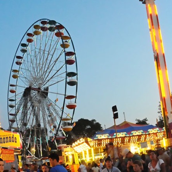 Visitors can indulge in classic fair treats like cotton candy, funnel cakes, corn dogs, and fried oreos, as well as local specialties like apple cider and maple syrup products.