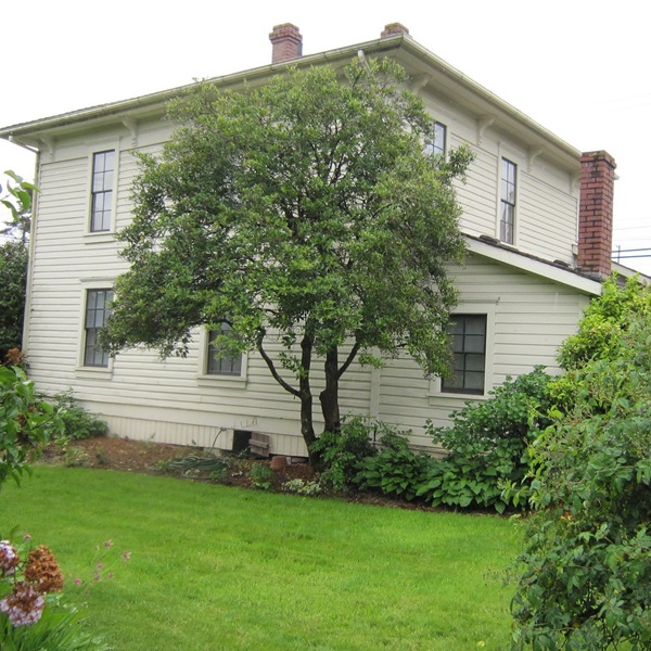 Built in 1881 by Jesse Edwards, the Quaker founder of Newberg, the house is the oldest standing home in the original Newberg township. 