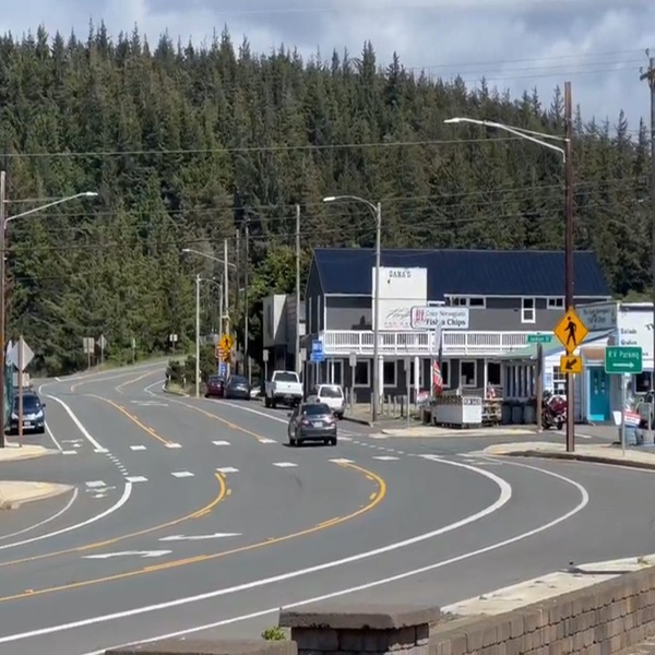 The town sits along Oregon’s rugged southern coastline between the Pacific Ocean and heavily forested mountains, giving visitors quick access to beaches, cliffs, forests, and rivers all within a short drive. 