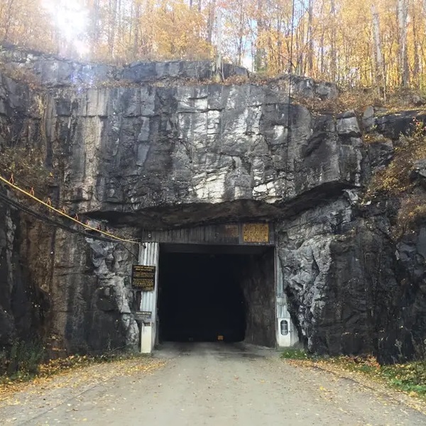 The area is home to several marble quarries, including the famous Danby Quarry, which produces high-quality marble used in buildings and monuments around the world. 