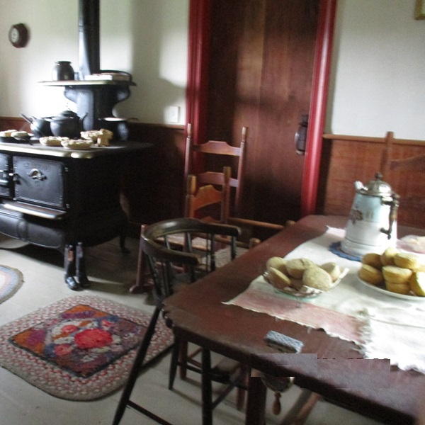 A modern facility with exhibits on Coolidge's life, career, and legacy, including artifacts, photographs, and documents. 