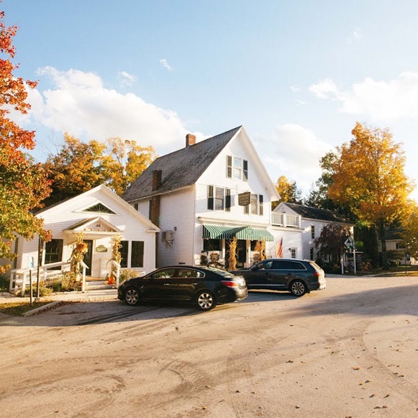 The town’s historic village green is surrounded by 18th- and 19th-century homes, shops, and the iconic Dorset Inn, and is the heart of the community. 