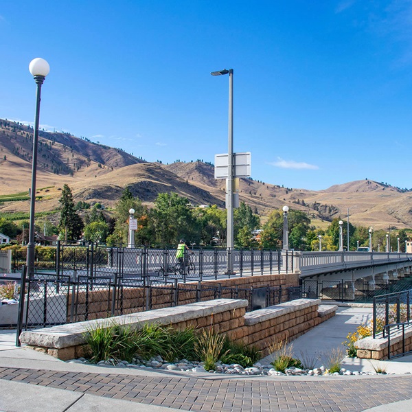 Chelan Riverwalk Park is located in downtown Chelan, this park features a scenic loop trail along the Chelan River, ideal for walking, jogging, and picnicking. 