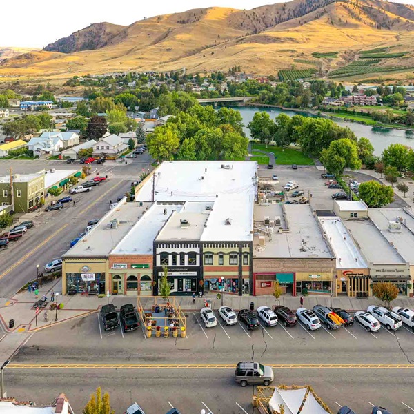 The town of Chelan features a historic downtown area with boutique shops, restaurants, and art galleries, providing a charming and relaxed atmosphere for visitors. Historic 