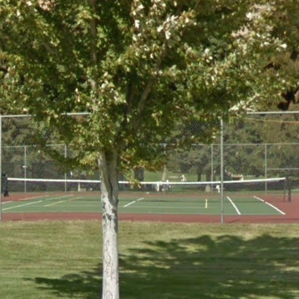 The park offers well-maintained hard courts that are free and open to the public, making them accessible to both residents and visitors. 