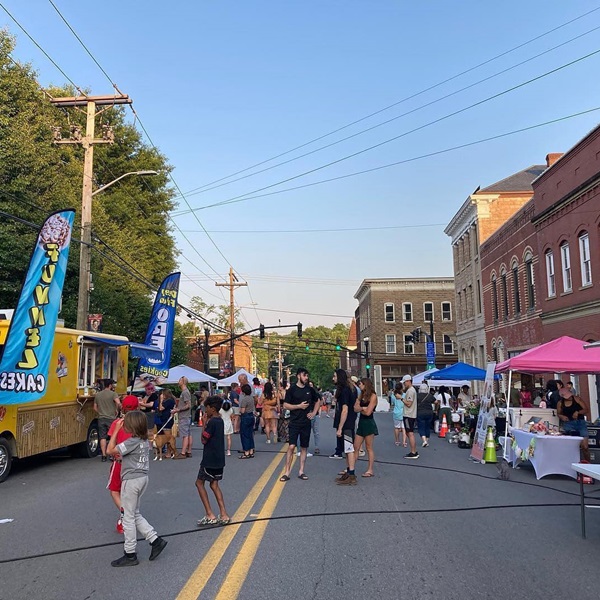 Fayetteville’s Heritage Festival is an annual event celebrating the town’s history with music, food, craft vendors, and historical reenactments. 