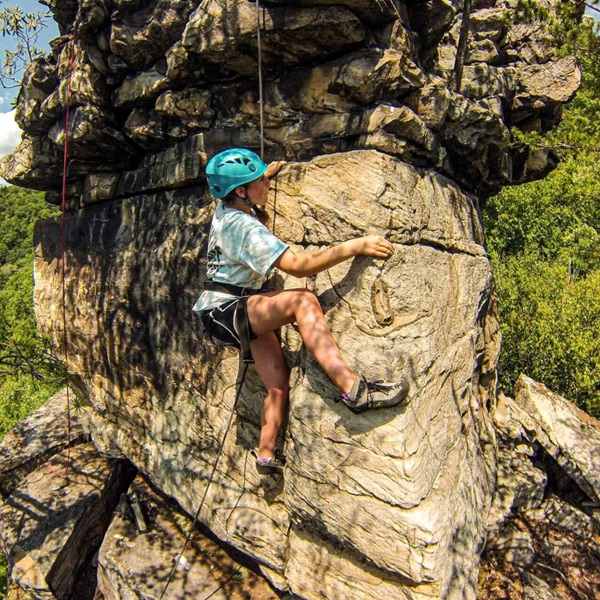 The sandstone cliffs at Bubba City provide excellent friction and a variety of holds, making the climbing both enjoyable and challenging. 