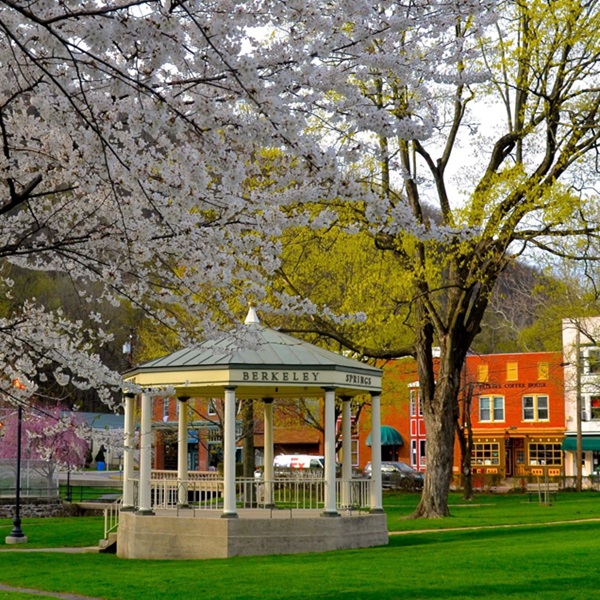 Located within Berkeley Springs State Park, this site marks where George Washington reportedly bathed in the natural spring waters. 