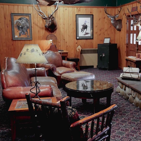 Saratoga Hot Springs Resort is a historic resort that combines rustic charm with modern amenities, making it a popular destination for relaxation and romance. 