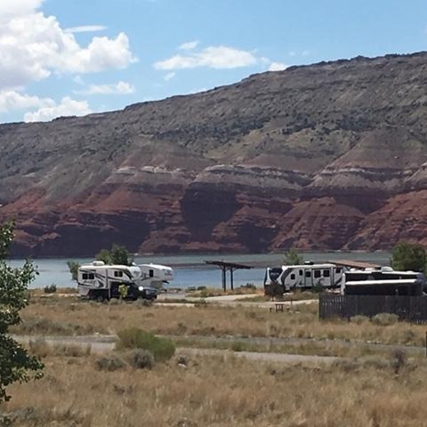 The Yellowtail Dam creates Bighorn Lake and offers opportunities for fishing, boating, and scenic views. 