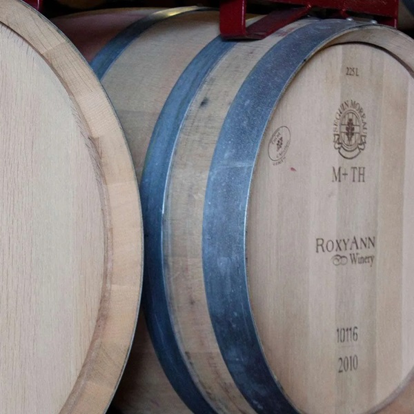 RoxyAnn Winery is known for its award-winning wines, crafted from estate-grown grapes, and the winery produces a range of varietals. 