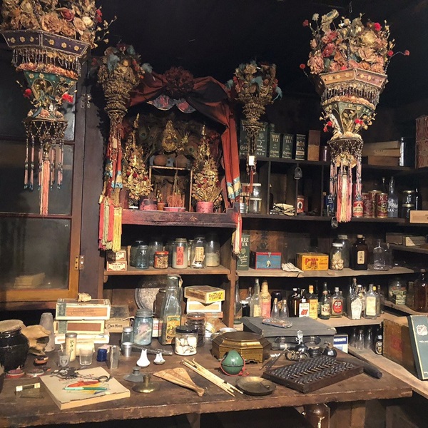 The Kam Wah Chung State Heritage Site preserves a historic Chinese medical clinic and general store from the 1880s and gives insight into the early Chinese-American history in the American West.