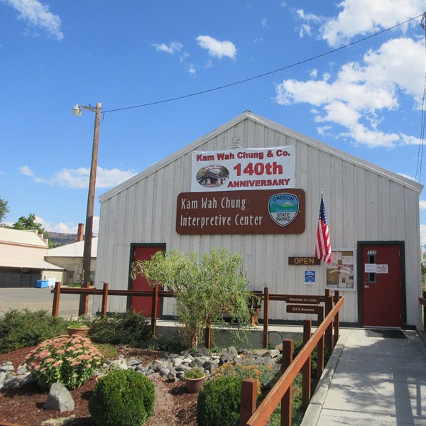 John Day is located along the Journey Through Time Scenic Byway, ideal for exploring Eastern Oregon’s geological and historical treasures.