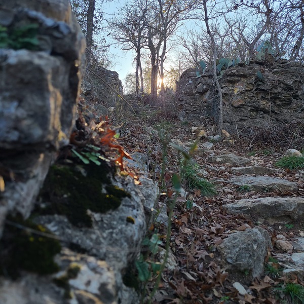 Due to rocky conditions and occasional steep grades, riders are advised to use sturdy mountain bikes with good suspension and tires suited for rough terrain. 