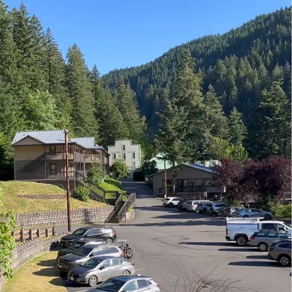 The resort provides an excellent base for exploring the Columbia River Gorge National Scenic Area.