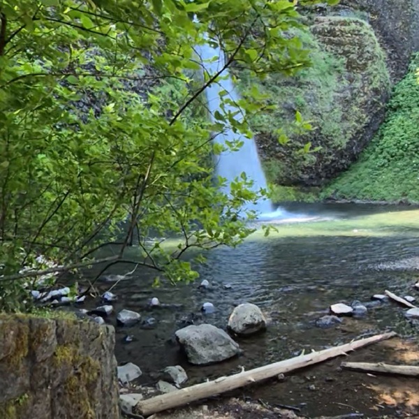 The combination of roadside access, nearby hiking, scenic pools, and its location along the highway makes Horsetail Falls one of the most rewarding waterfall stops in the Gorge. 