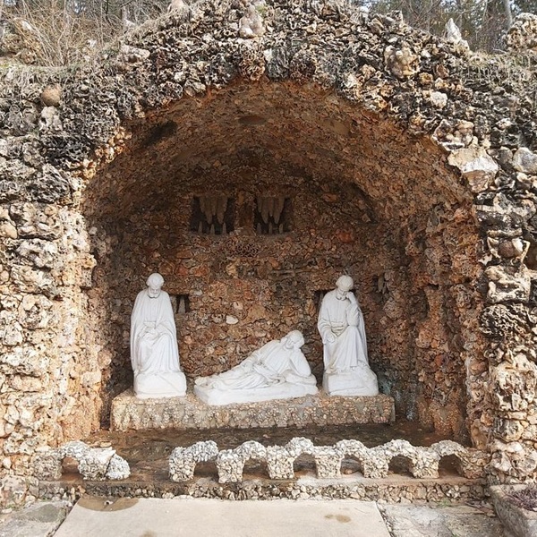 The elaborate grottoes constructed from local Missouri tiff rock, concrete, and an eclectic array of found materials: seashells, costume jewelry, ceramic figurines, cake pans, coffee cans, and more. 