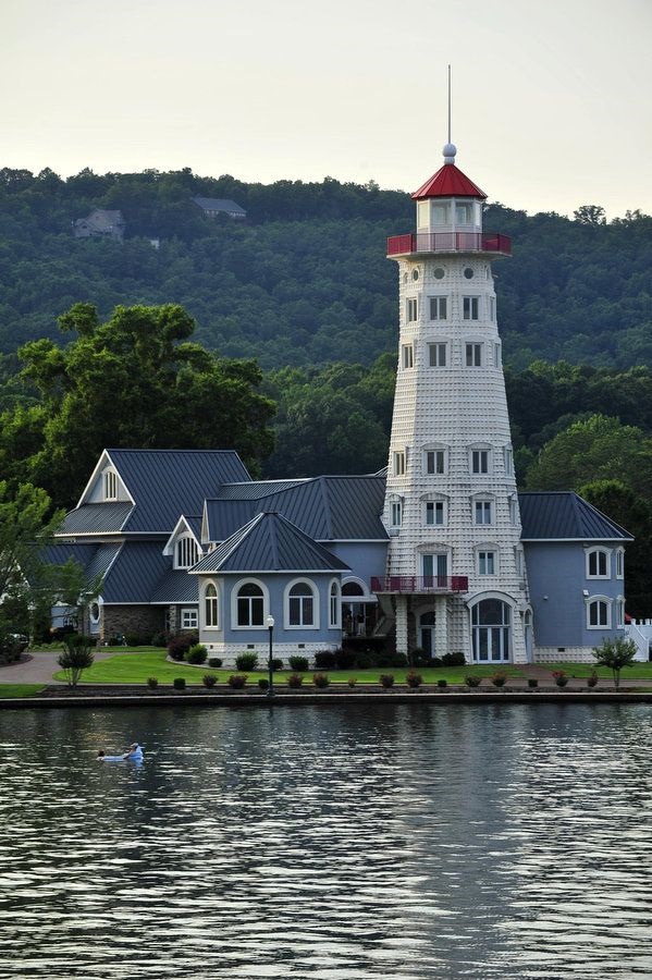 Lake Guntersville Chamber of Commerce - Display Image