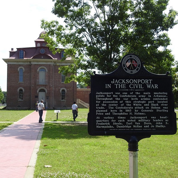 Jacksonport was in the hands of both the Confederate and Union troops during the Civil War. 