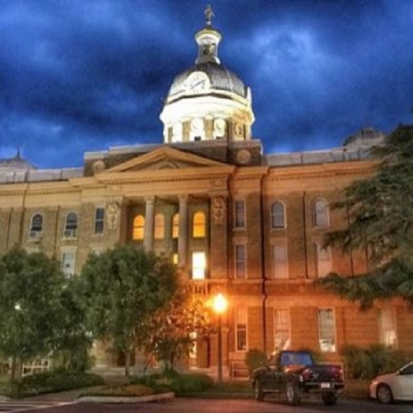 The historic Classical Revival-style Clay County Courthouse has served Clay County in Ashland since its completion in 1906. 