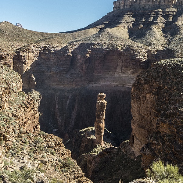 Many hikers break the route down into four or five sections, such as between the Bright Angel and Hermit trails. 