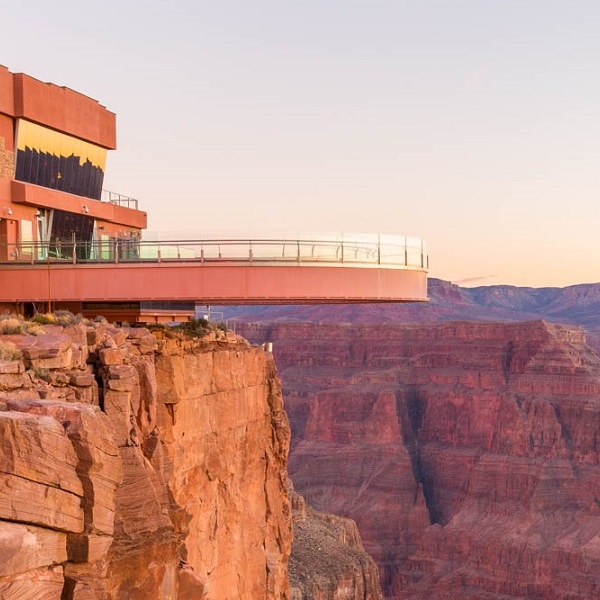 Thanks to the innovation of the extended platform, visitors to the South Rim of the Grand Canyon are able to walk out over the top of the canyon to appreciate spectacular views.  