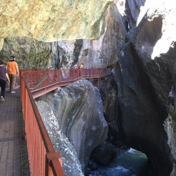 Box Canyon Falls    - Webpage Image
