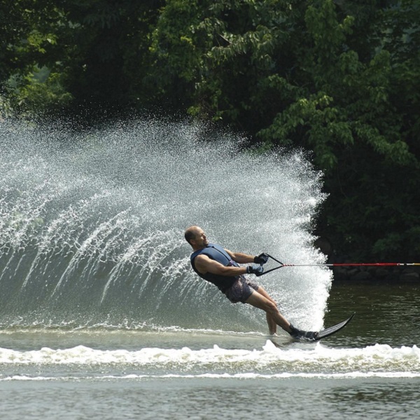 El Dorado is the largest lake in Kansas, offering many water activities. 