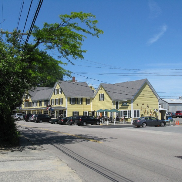 Duxbury is home to one of the best preserved Federal-period historic districts located on its waterfront.