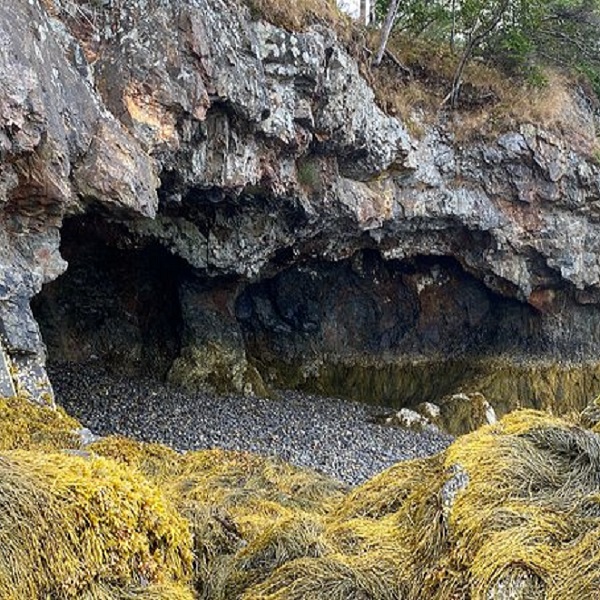 The best way to see these caves is to paddle to them by kayak. 