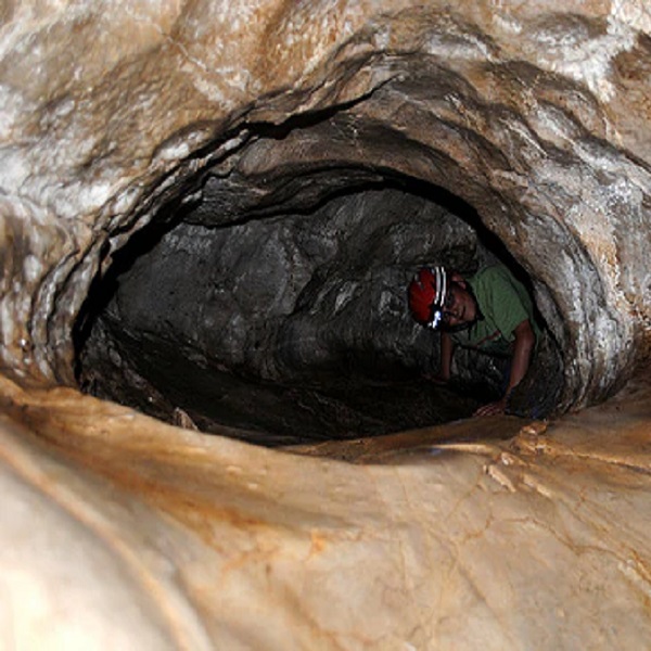 The Hendrie River Water Cave is a geologically young cave, about 7,000-10,000 years old. 