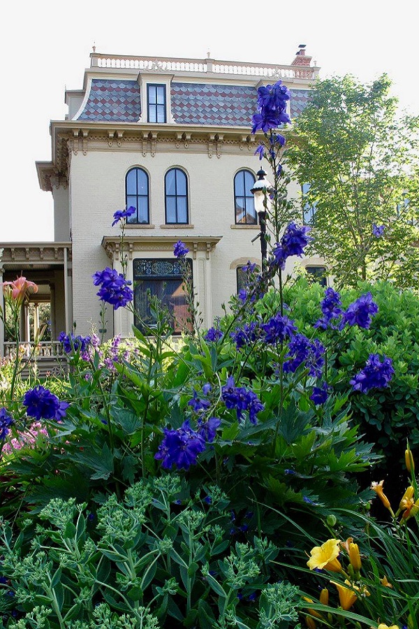 The Renesselaer D. Hubbard House  - Display Image