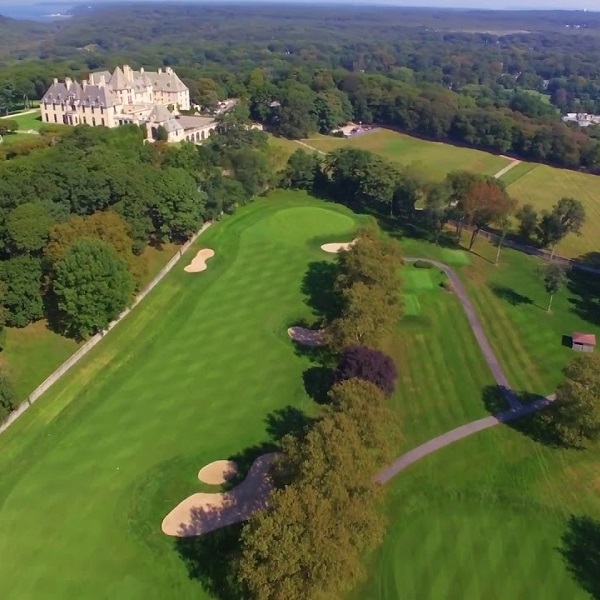 Aerial view of the Cold Spring Harbor Country Club. 