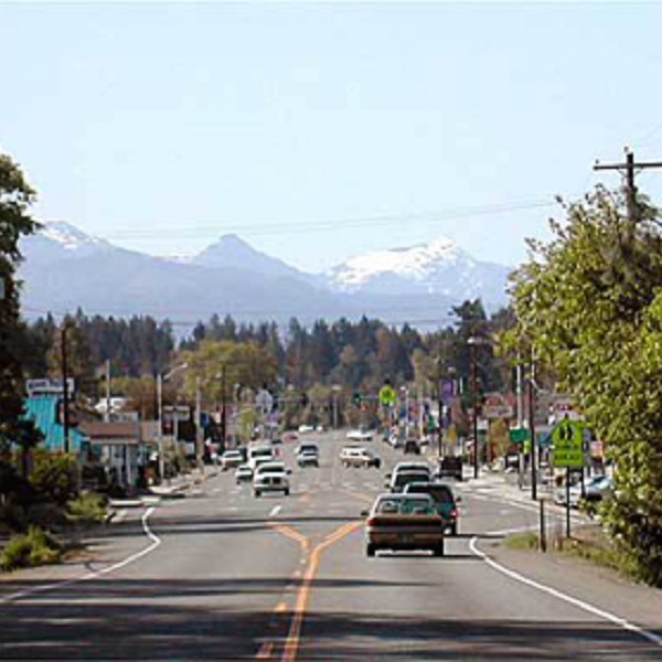 The small town of Cave Junction is the center of the Illinois Valley and the Gateway to the Oregon Caves National Monument. 