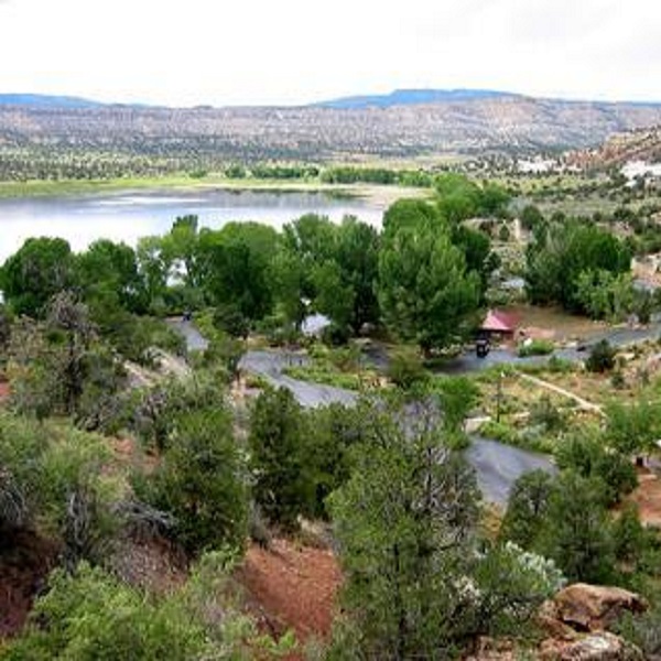 The park has 24 campsites with restrooms, shade, showers, fire pits, and Wi‑Fi, making it a peaceful alternative to Utah's busy national parks.
