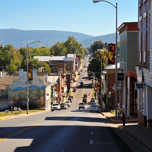 Take a Civil War Driving Tour and learn about the travels and skirmishes that occurred in the Page Valley. 