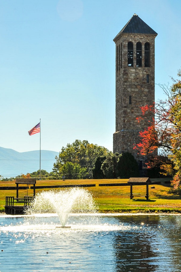 Luray-Page County Chamber of Commerce and Visitor Center      - Display Image