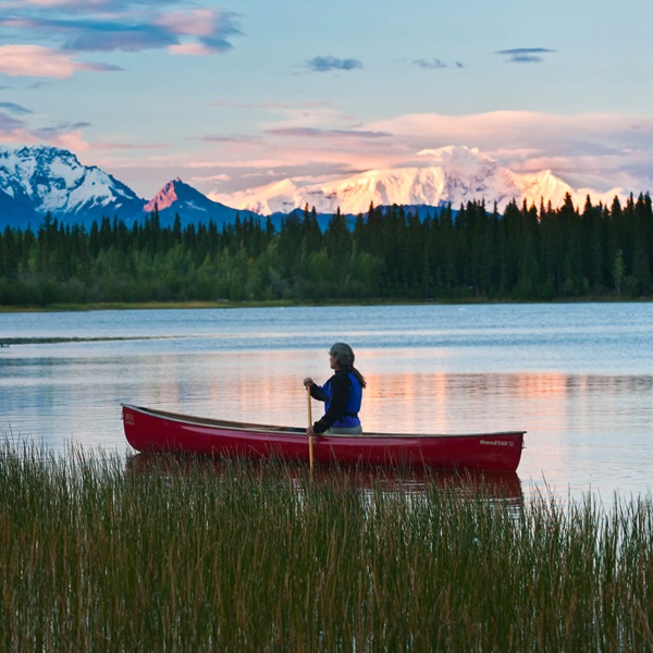 With its diverse landscape and endless recreational opportunities, Glennallen is the perfect base camp for exploring the Alaskan wilderness. 
