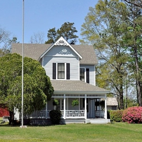 During the Civil War, Jackson County was a divided community with many residents supporting the Union and others supporting the Confederacy. The county was the site of several skirmishes and battles, including the Battle of Pisgah in 1862. 