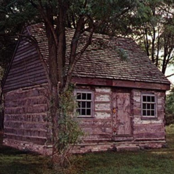 Smyrna is conveniently located near Delaware’s capital of Dover, as well as other historic landmarks. 