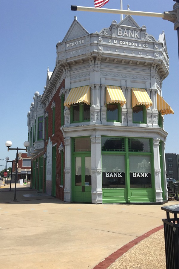 Visit Coffeyville  - Display Image