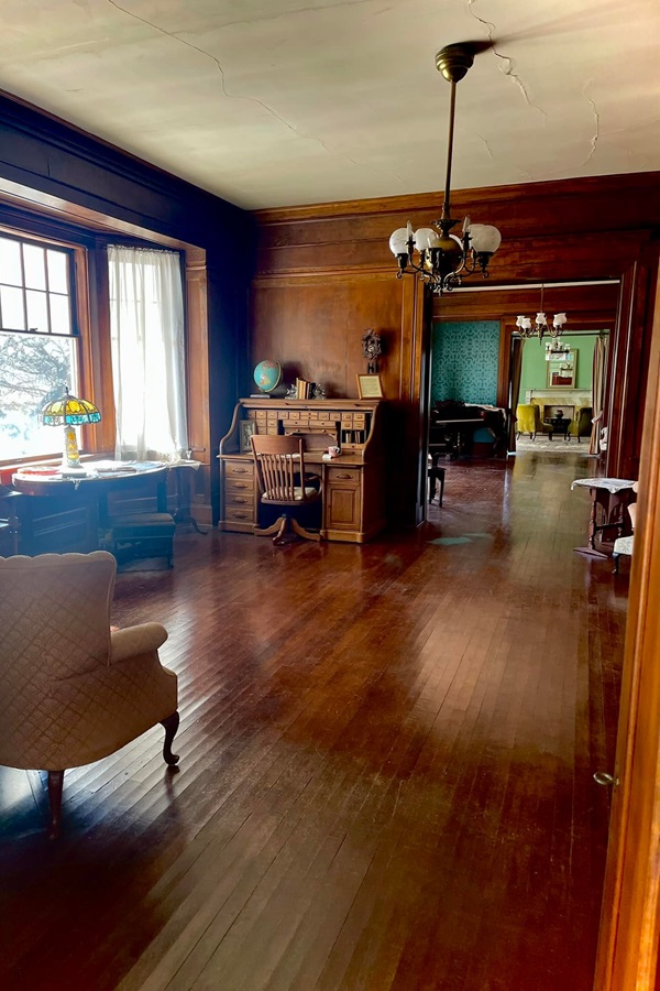 The Brown Mansion     - Display Image