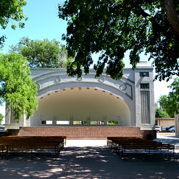 Garden City hosts a diverse range of festivals throughout the year and offers a variety of classes, workshops, and performances throughout the year.  