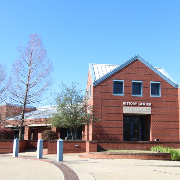 The East Bank District has several historical buildings, some listed on the National Register of Historic Places. 