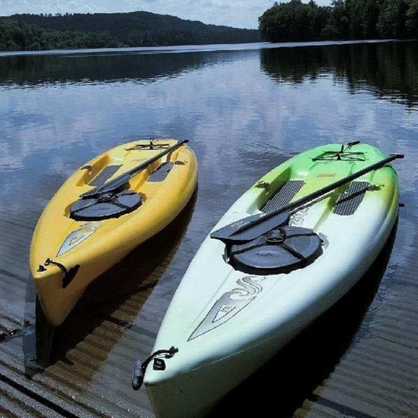 The town is located on the banks of the Kennebec River, providing picturesque views and recreational opportunities such as fishing and boating. 