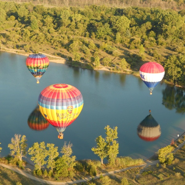 Wicker Basket Balloon Center    - Webpage Image