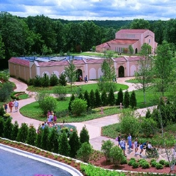 The Precious Moments company has located its chapel and gardens, as well as its world-famous figurines, in Carthage.