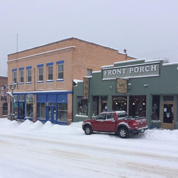 Eureka's downtown area boasts well-preserved historic buildings dating back to the late 19th and early 20th centuries. 