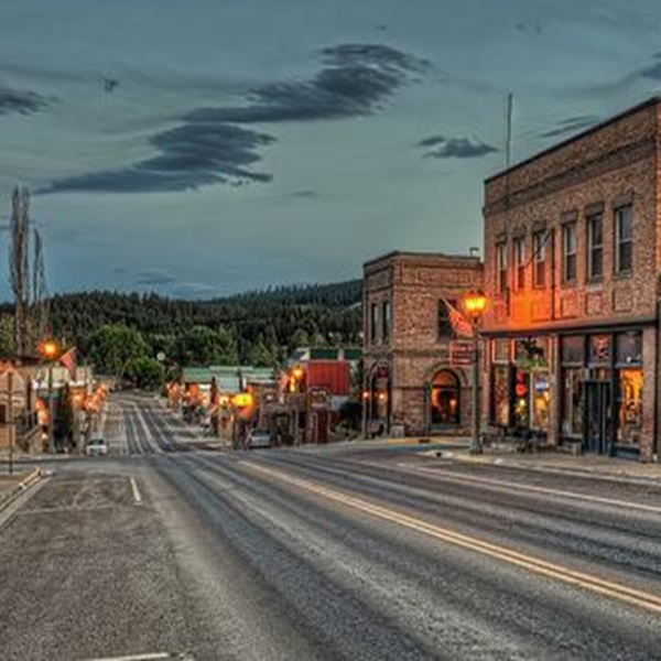 Eureka celebrates its heritage with the annual Rendezvous Days festival, featuring a parade, live music, food vendors, arts and crafts booths, and historical reenactments. 