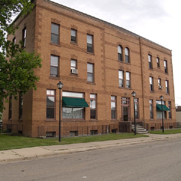 The former Bradford Hotel, also known as the Lisbon Hotel, was built in 1909 and is listed on the Register of Historic Places. 